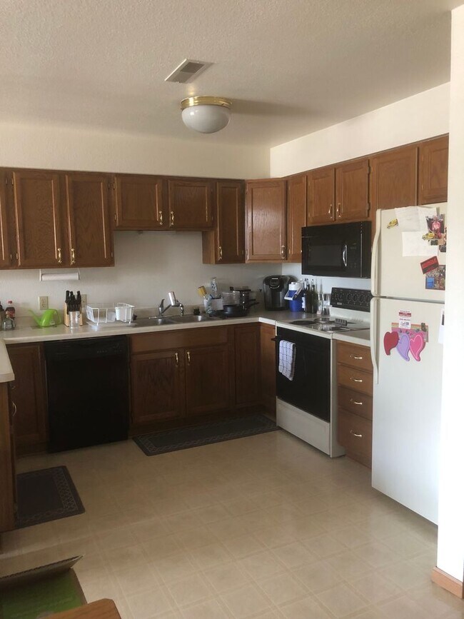 Building Photo - Parkside Village Apartment Homes in Mayvil...