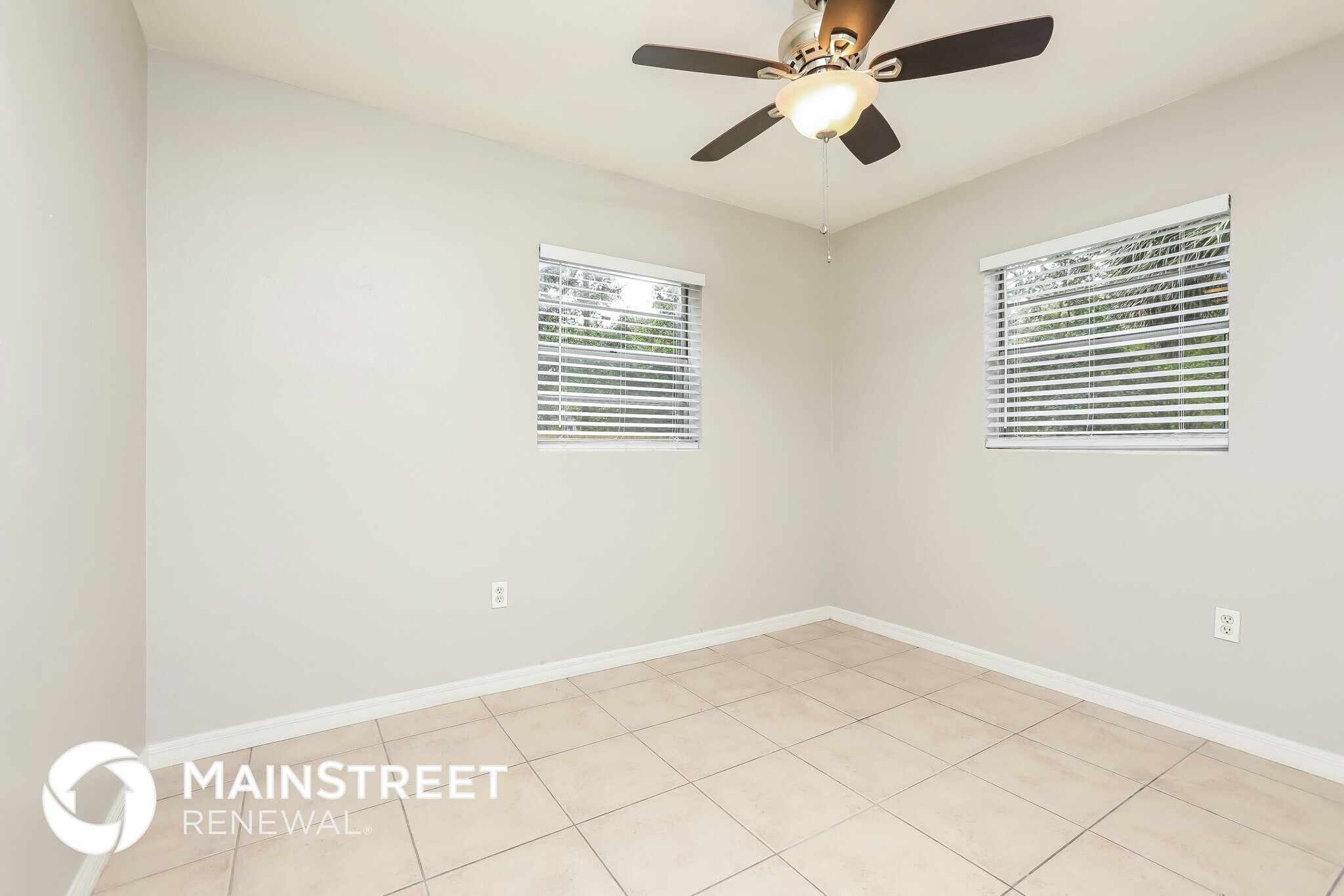 Building Photo - 411 S Bay Ave