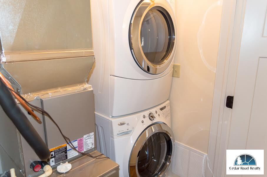 Building Photo - 209 E Jackson St