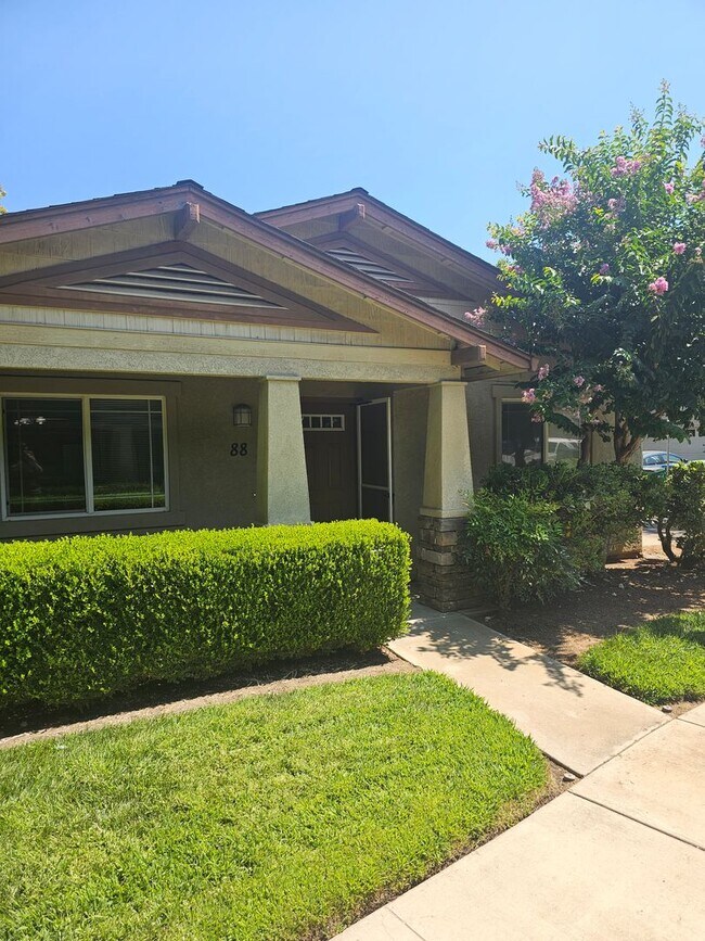 Building Photo - Spacious 3-Bed, 2-Bath Duplex with Private...