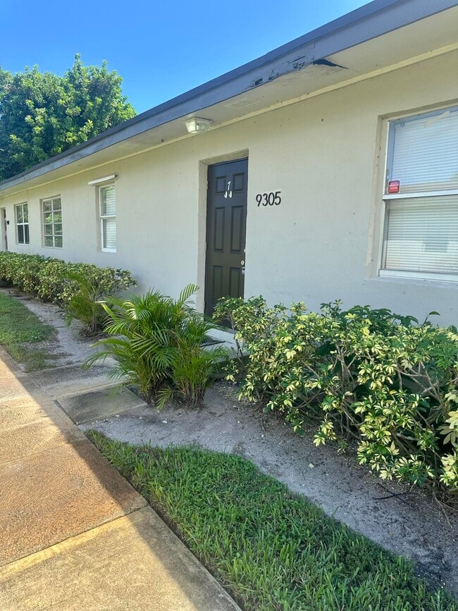 Building Photo - 9305 Sunrise Dr