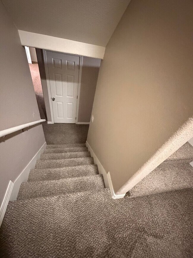 Building Photo - Bright & Spacious 5-Bedroom Home with 3-Car Garage – Available Now