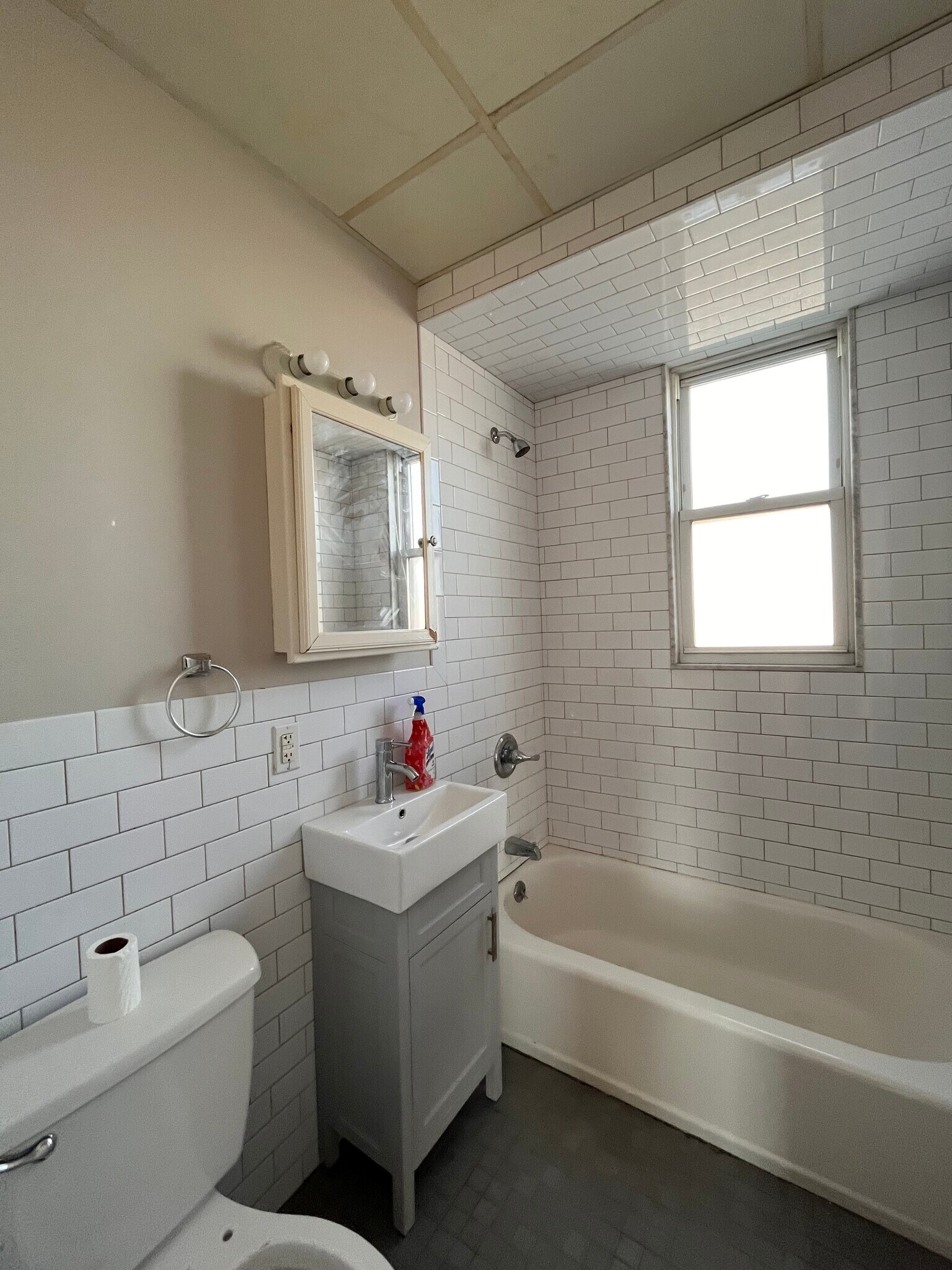 52 Greenville Ave 3R - 50 Greenville Ave