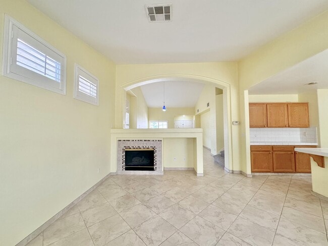 Building Photo - 8159 Dinsmore Dr