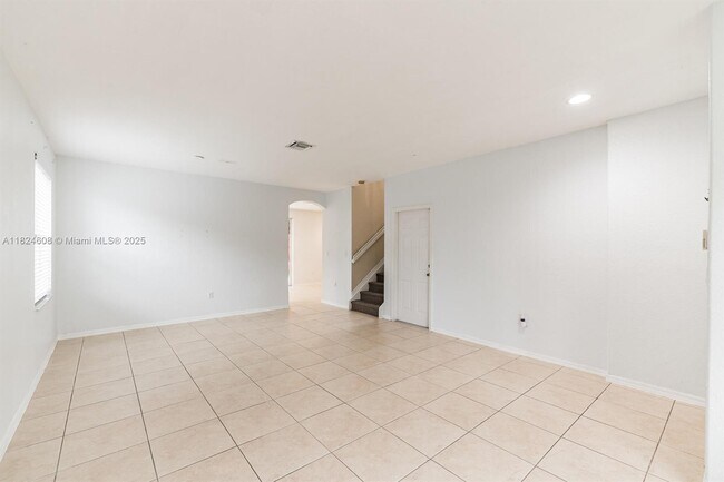 Building Photo - 1596 SE 20th Rd