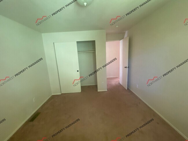 Building Photo - R277F