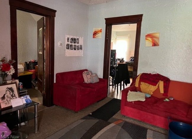 Building Photo - 1337 E 68th St