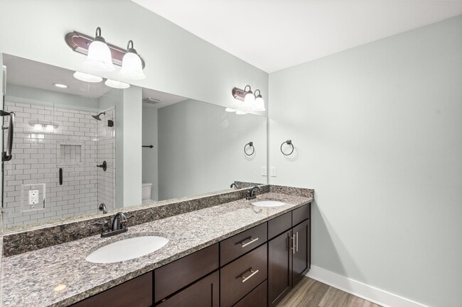 Building Photo - 1106 Stratford Ave