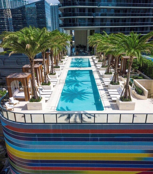 Building Photo - 801 S Miami Ave