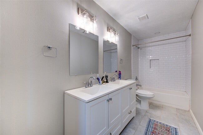 Building Photo - 3046 Wagon Trail Dr