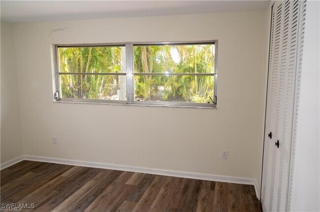 Building Photo - 5654 Eichen Cir