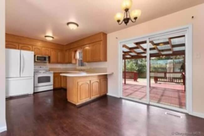 Building Photo - MUST SEE 4 BEDROOM 2 BATHROOM HOUSE NORTH ...