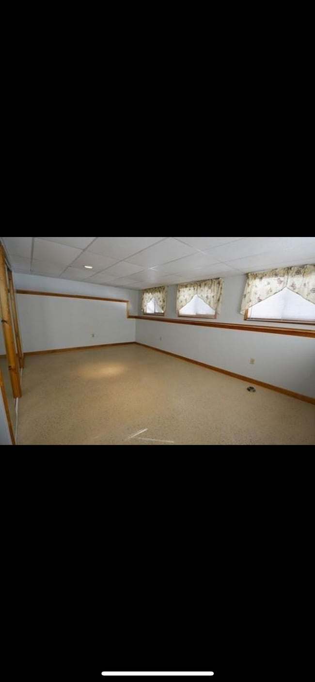 Building Photo - 485 Pine Rd