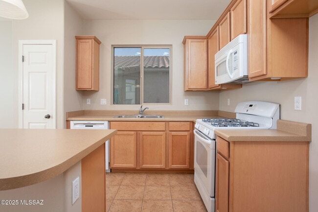 Building Photo - 12073 W Hailey Ln