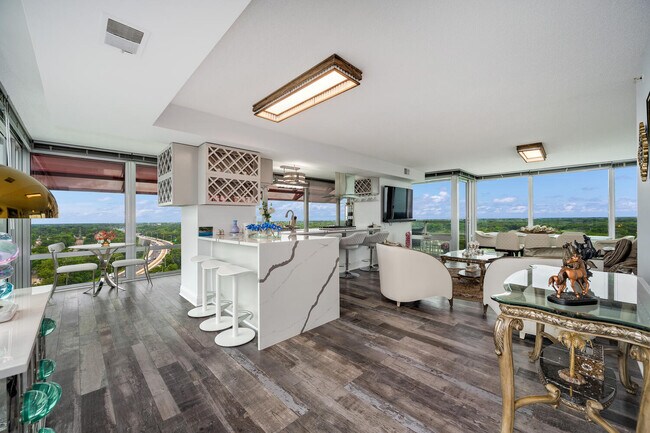Building Photo - 9655 Woods Dr