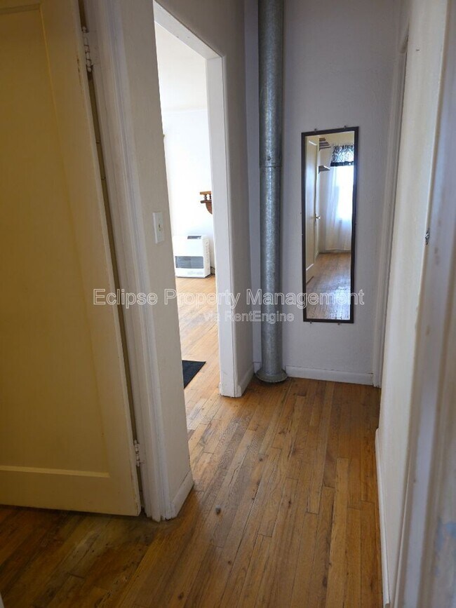 Building Photo - 503 Brown Ave