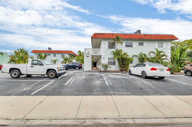 Building Photo - 2201 NE 36th St