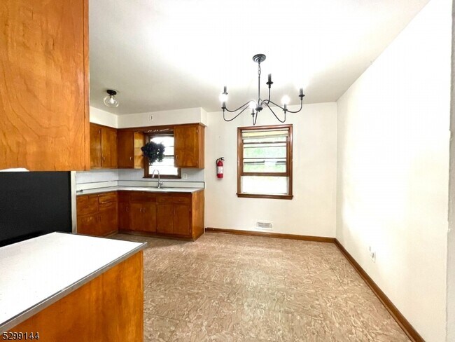 Building Photo - 18 John Ryle Ave