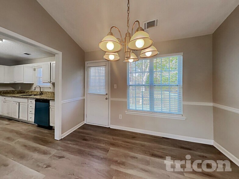 Building Photo - 430 Pebble Blvd