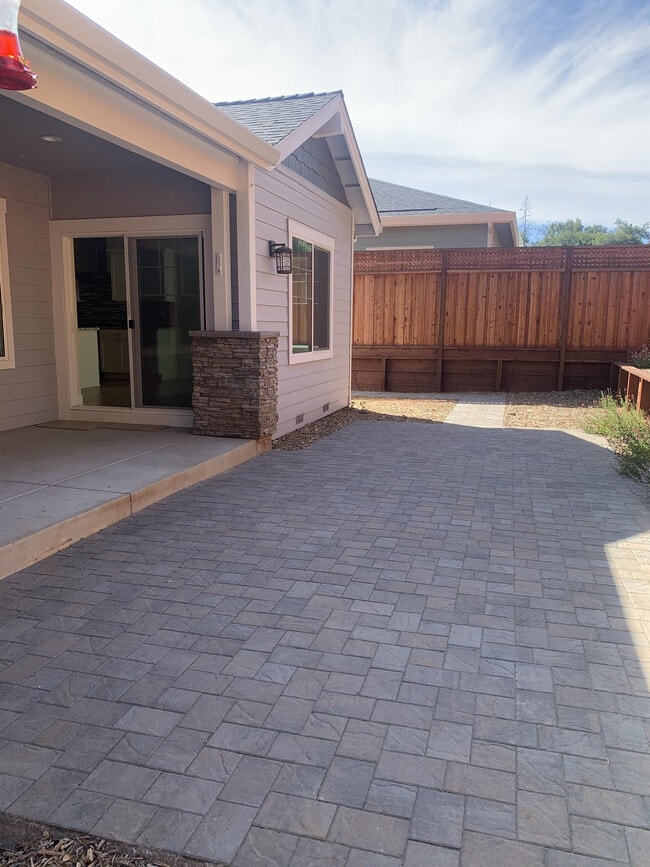 Building Photo - 3626 Aaron Dr