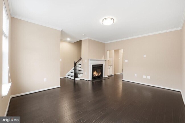 Building Photo - 43593 Mirror Terrace