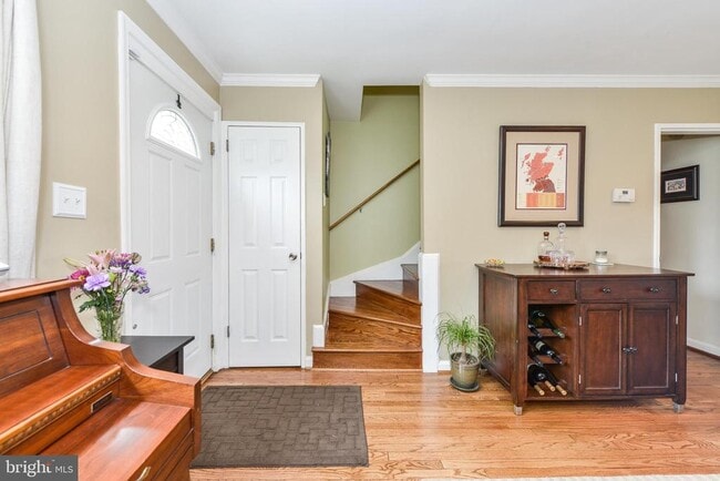 Building Photo - 629 S Henry St