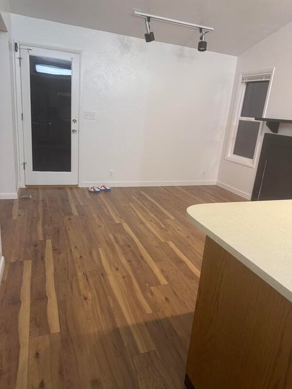 Building Photo - 1528 Dawn Dr