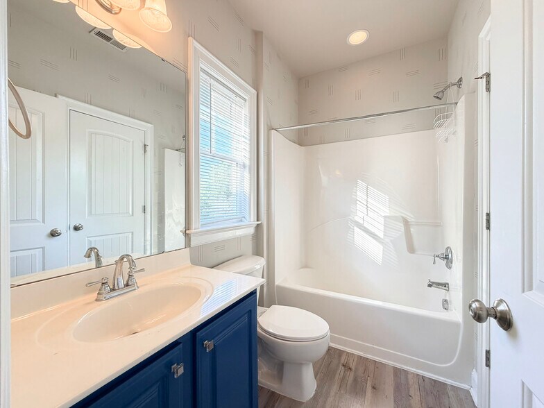 Building Photo - 7754 Acc Blvd