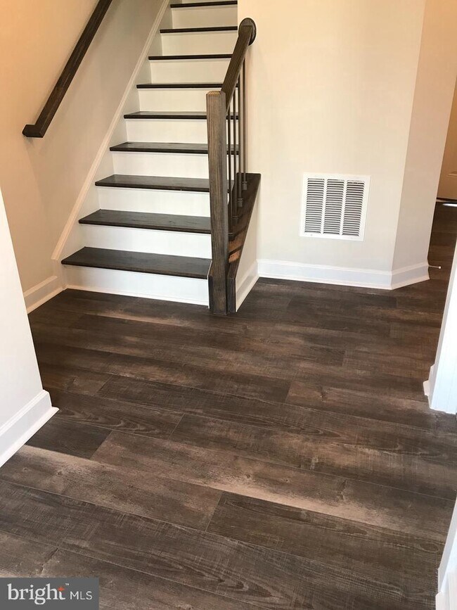 Building Photo - 12992 Hattontown Square