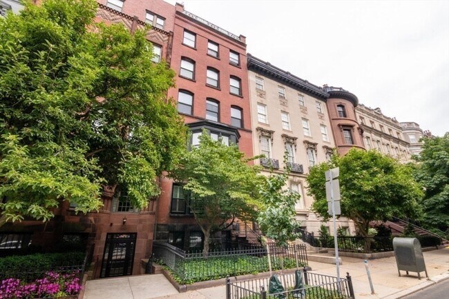 Building Photo - 164 Beacon St