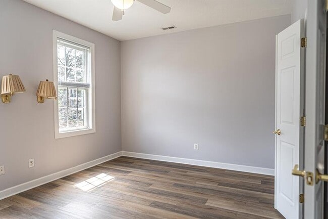 Building Photo - 1733 Woodbrooke Dr