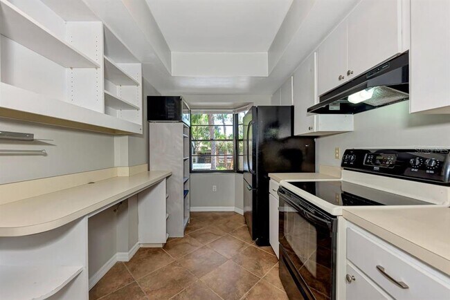 Building Photo - 5645 Summerside Ln