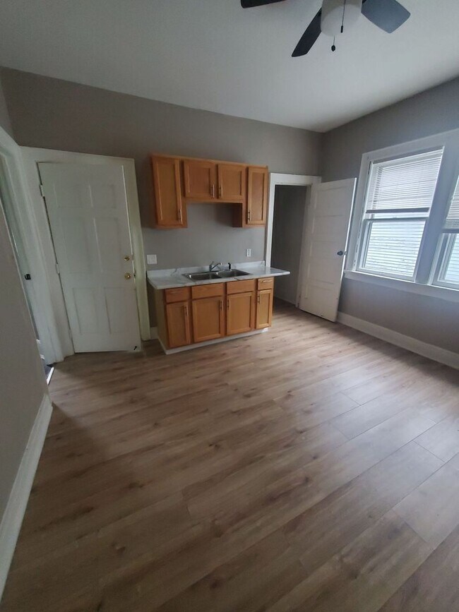 Building Photo - 2516-2518 N 12th St. (Duplex)
