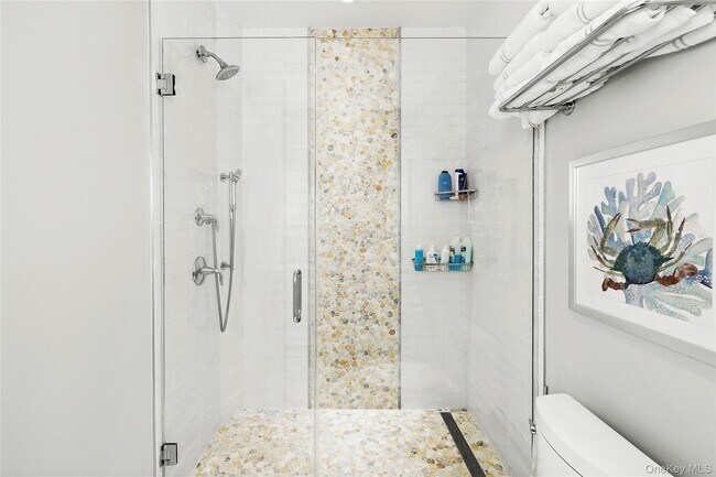 Building Photo - 61A S Bay Ave