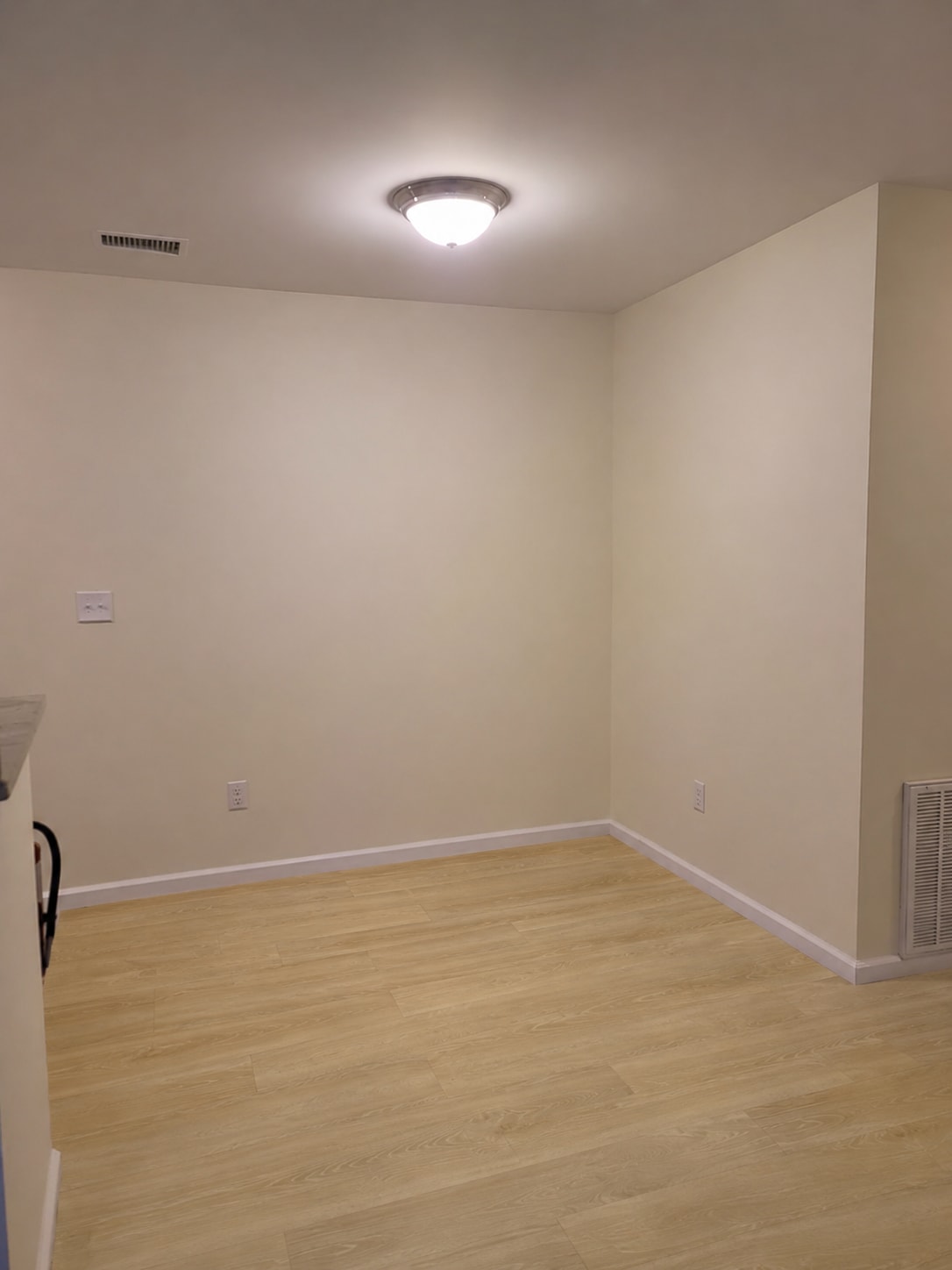 Building Photo - 27 Lear Ct