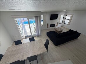 Building Photo - 3004 Ocean View Dr