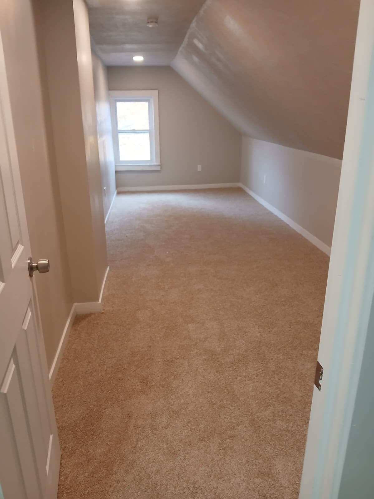 Building Photo - 713 E 156th St