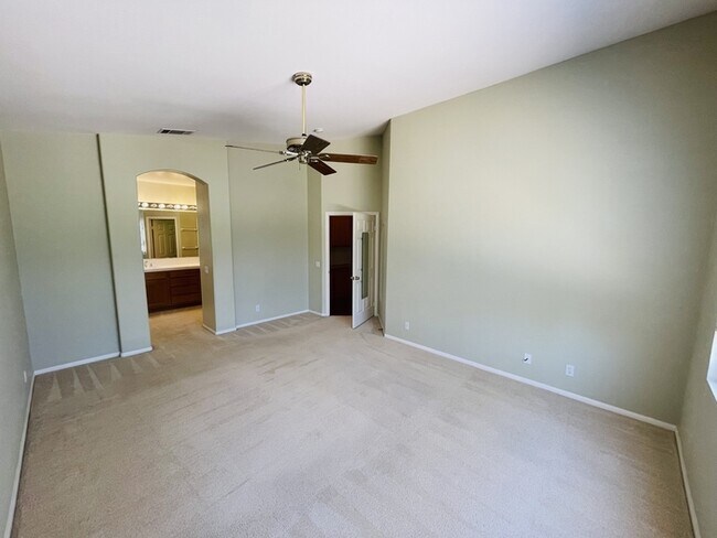 Building Photo - 30962 Crystalaire Dr