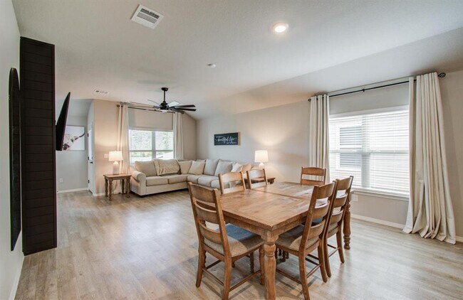 Building Photo - 14810 Archer Ct