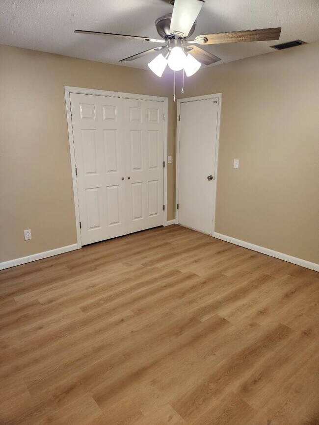 Building Photo - 4690 Opal Dr