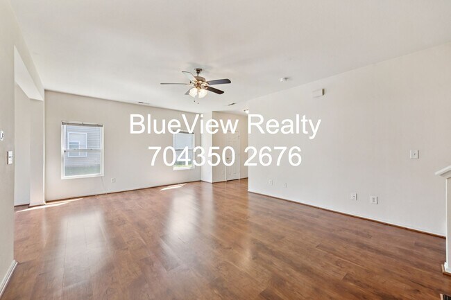 Building Photo - 8605 Redding Glen Ave