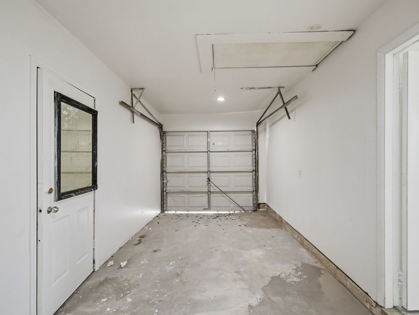 Building Photo - 1002 Mardi Gras Ln