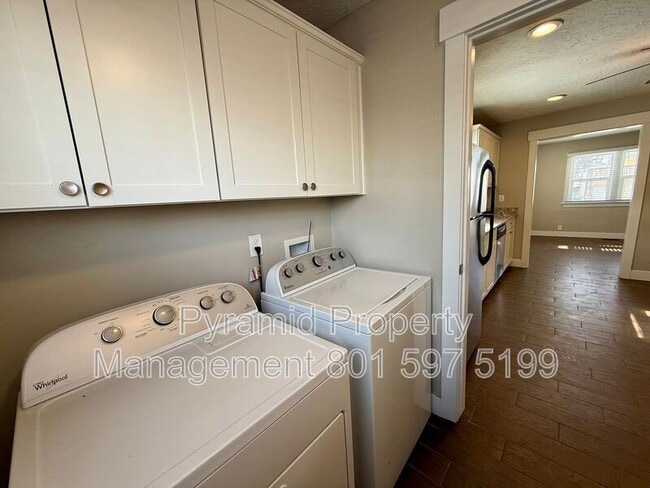 Building Photo - 3185 S 900 E