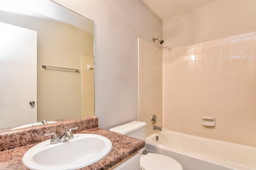 Building Photo - 4723 Old Highgate Entry