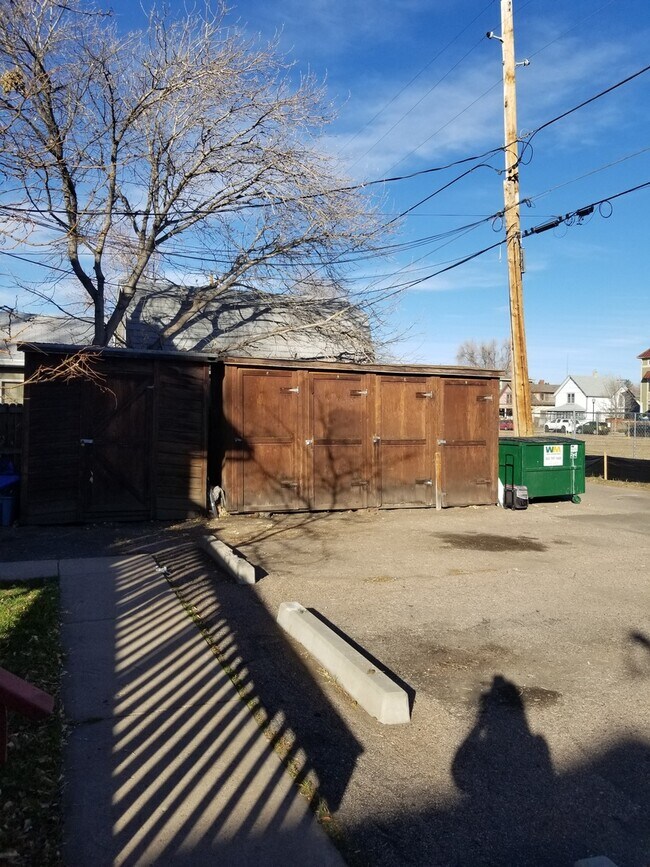 Building Photo - 5580 S Curtice St