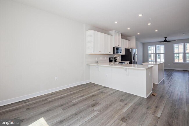 Building Photo - 7903 Chatuga Wy