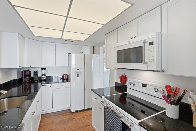 Building Photo - 10475 Gulf Shore Dr