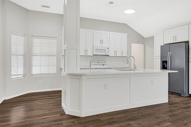 Building Photo - 522 Country Ln
