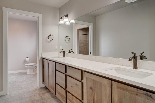 Building Photo - 275 Triple Creek Dr