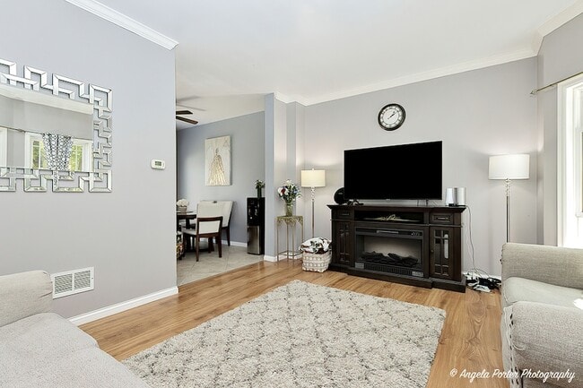 Building Photo - 2155 N Millstone Dr